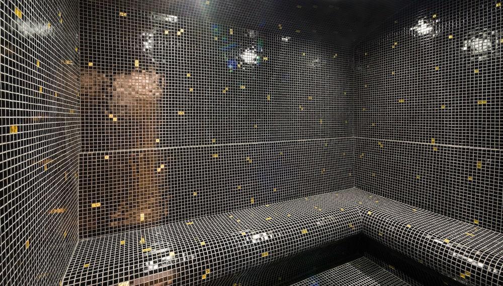 Narcissus Al Hamra Hotel Dschidda Exterior foto A steam room